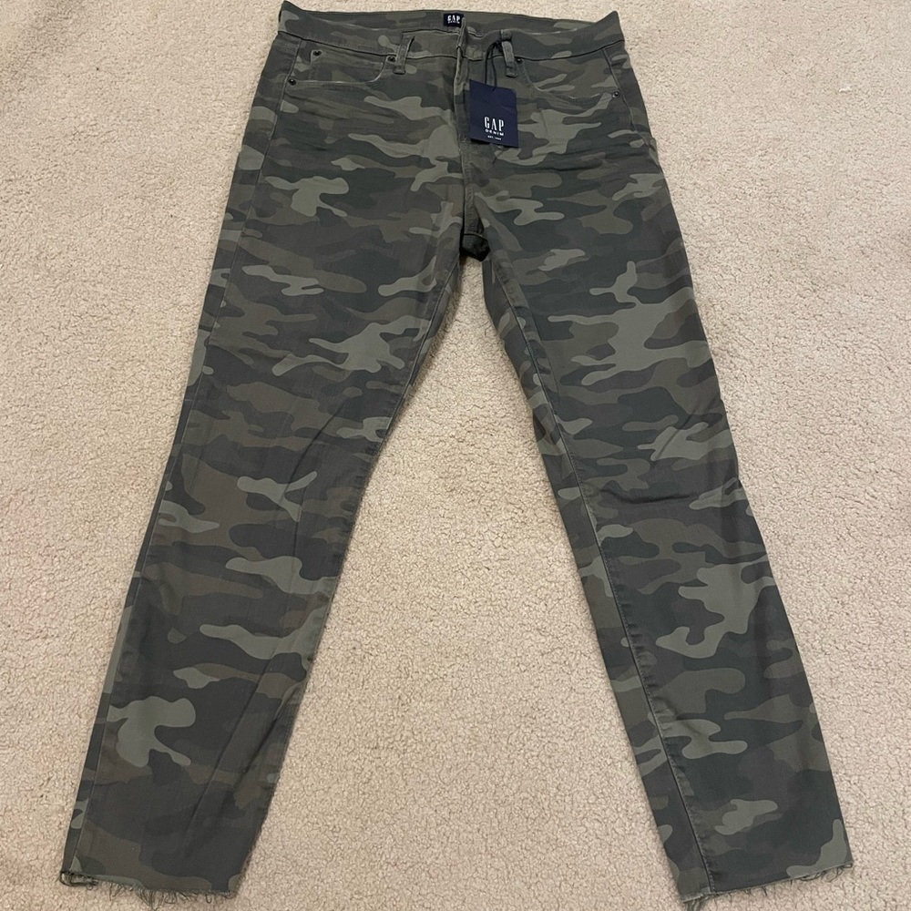 Camo skinny pants